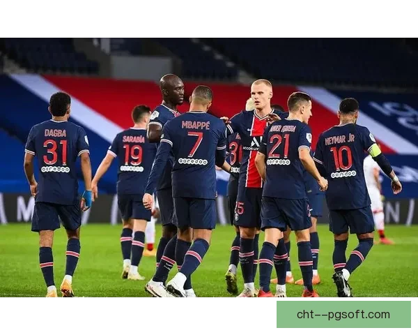 巴黎圣日耳曼法甲客场狂胜里昂四比一彰显强大实力