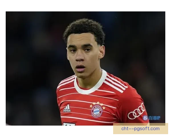 穆西亚拉最新采访透露自己偶像是巴西传奇小罗球风启发